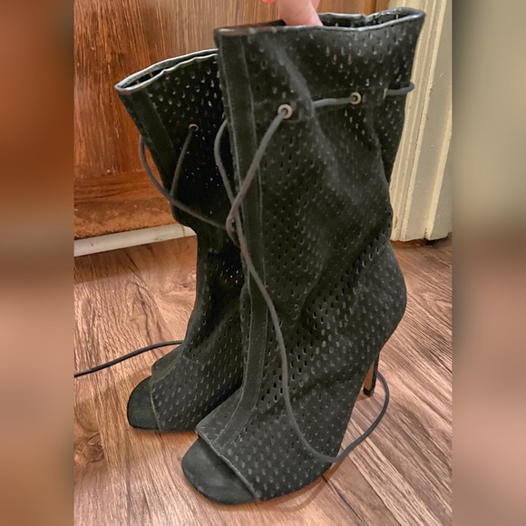 Steve Madden Forsaken Peep-Toe Mid-Calf Perforated Booties - Picture 7 of 10